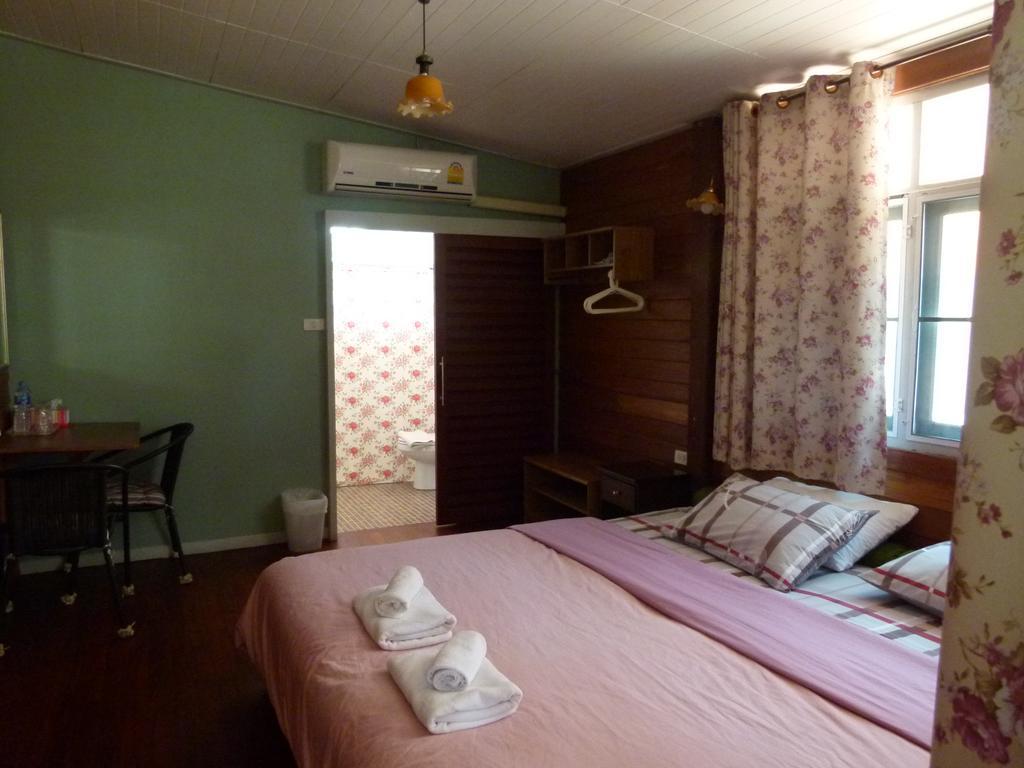 Bed and Breakfast Ban Boonchu Аюттхая Екстер'єр фото